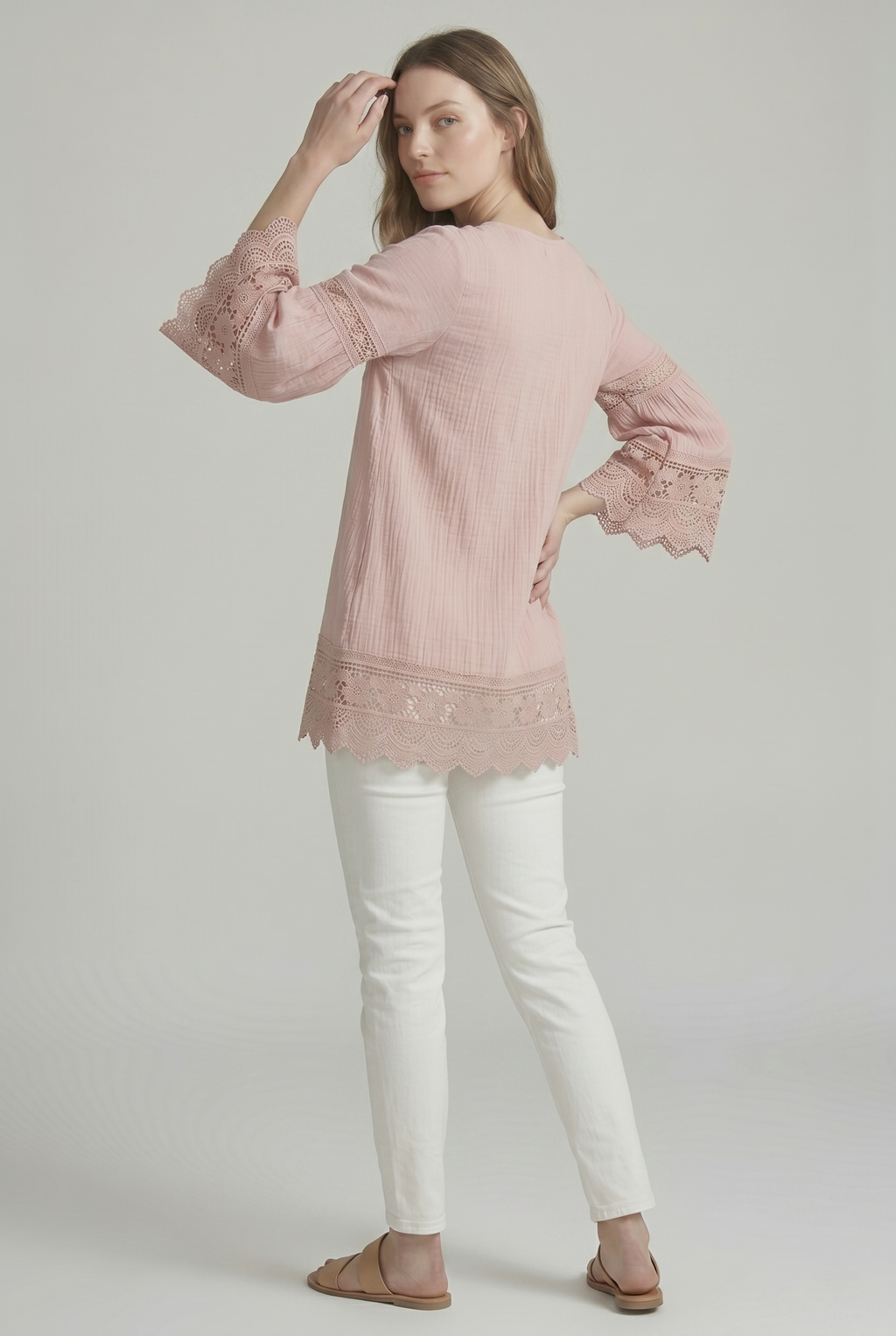 Blusa Boho Rosa con Ricami Floreali e Pizzo
