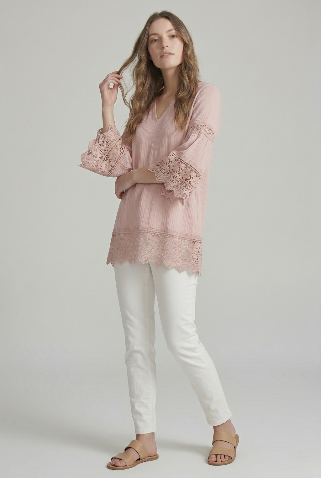 Blusa Boho Rosa con Ricami Floreali e Pizzo